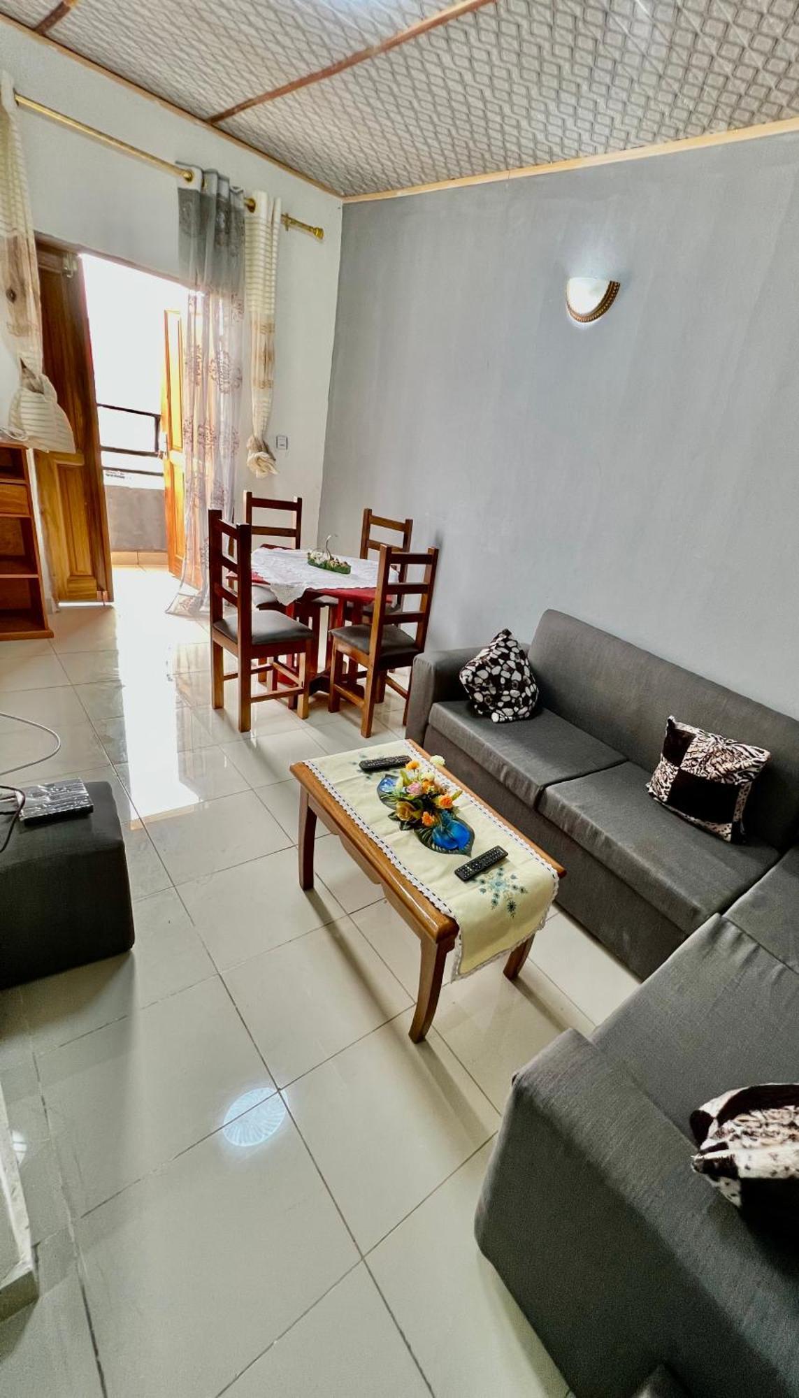 Les Logis De Nouvelle Route Bastos Apartment ยาอุนเด ภายนอก รูปภาพ