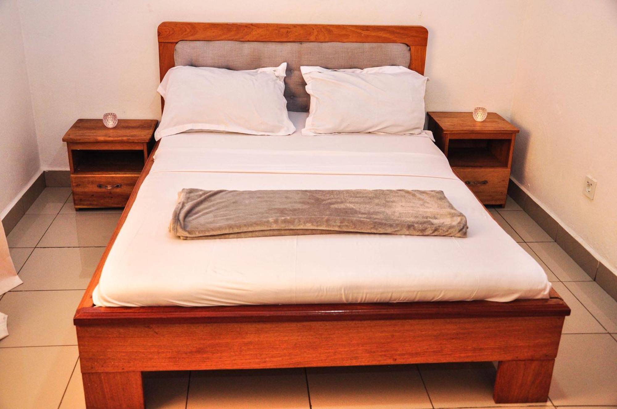 Les Logis De Nouvelle Route Bastos Apartment ยาอุนเด ภายนอก รูปภาพ
