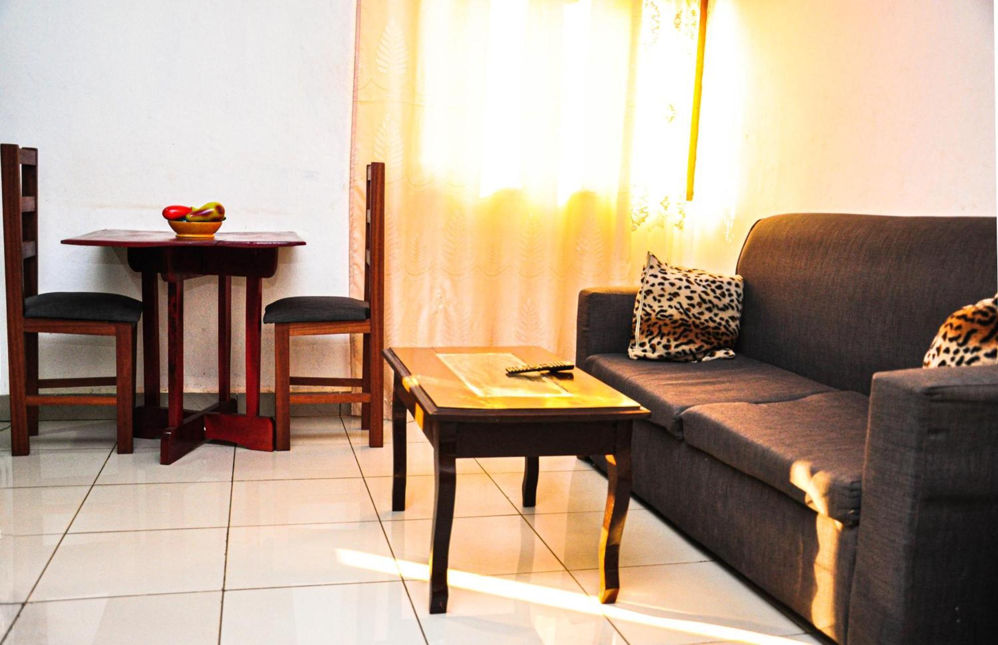 Les Logis De Nouvelle Route Bastos Apartment ยาอุนเด ภายนอก รูปภาพ