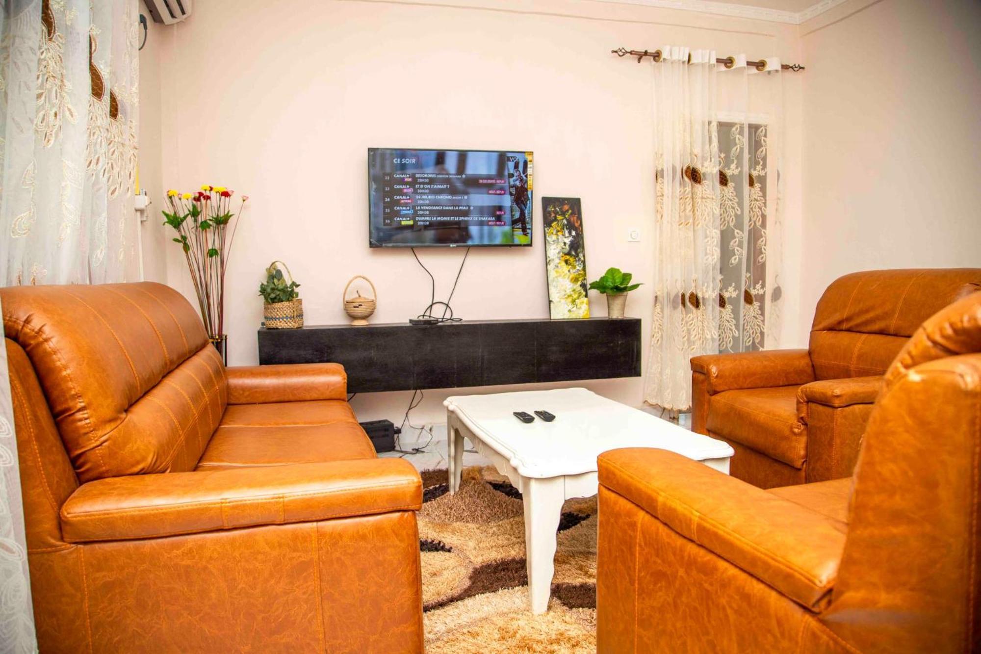 Les Logis De Nouvelle Route Bastos Apartment ยาอุนเด ภายนอก รูปภาพ